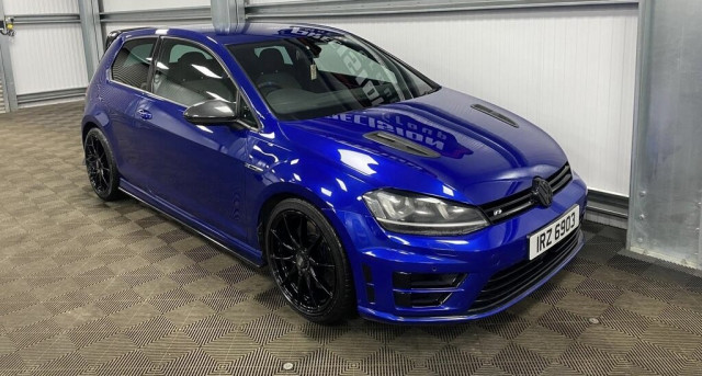 VOLKSWAGEN GOLF 2.0 TSI BlueMotion Tech R