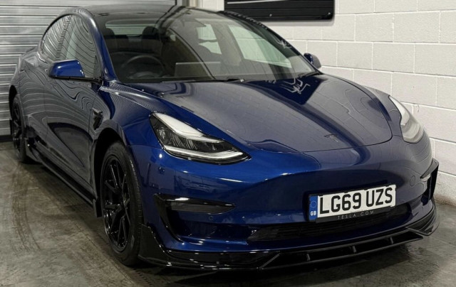TESLA MODEL 3 Standard Range Plus