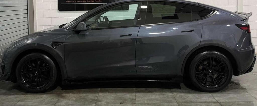 TESLA MODEL Y