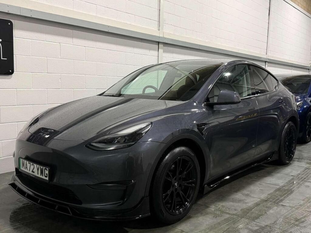 TESLA MODEL Y