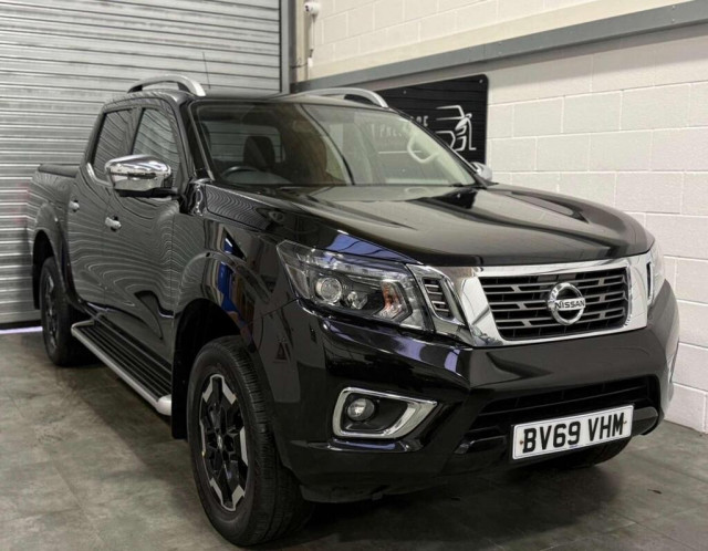 NISSAN NAVARA 2.3 dCi Tekna