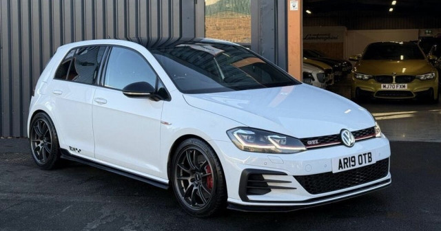 VOLKSWAGEN GOLF 2.0 TSI GTI TCR