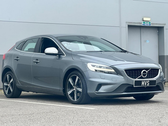 VOLVO V40