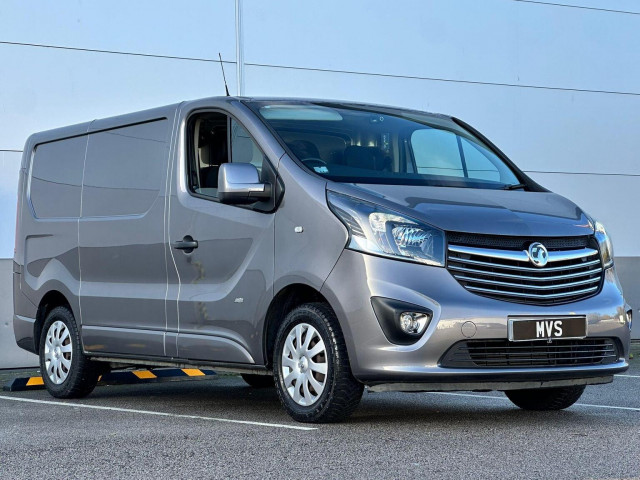 VAUXHALL VIVARO