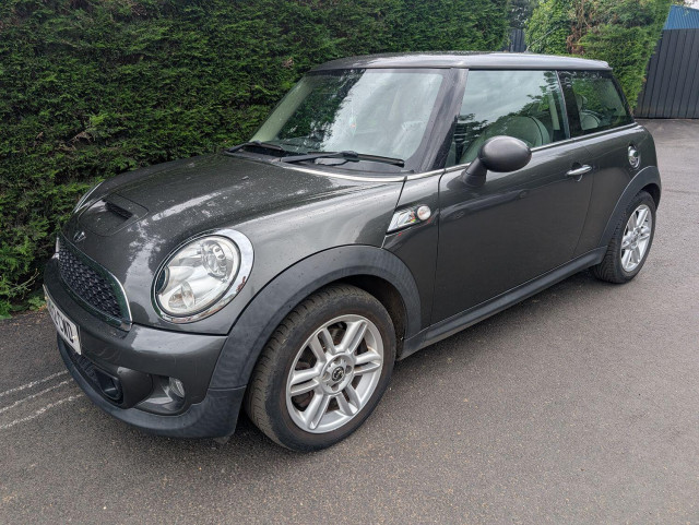 MINI HATCH