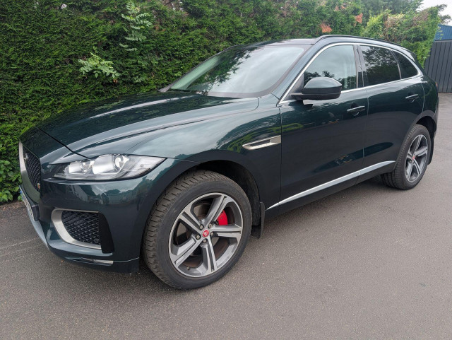 JAGUAR F-PACE