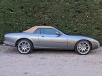 JAGUAR XK8