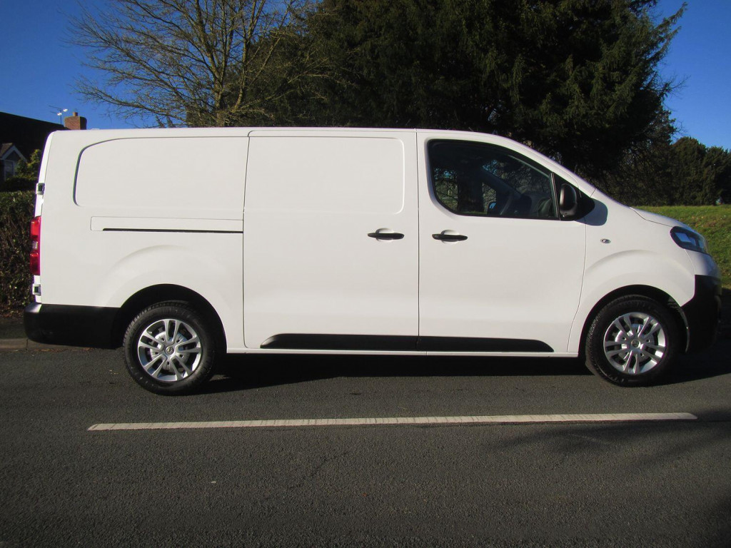 VAUXHALL VIVARO