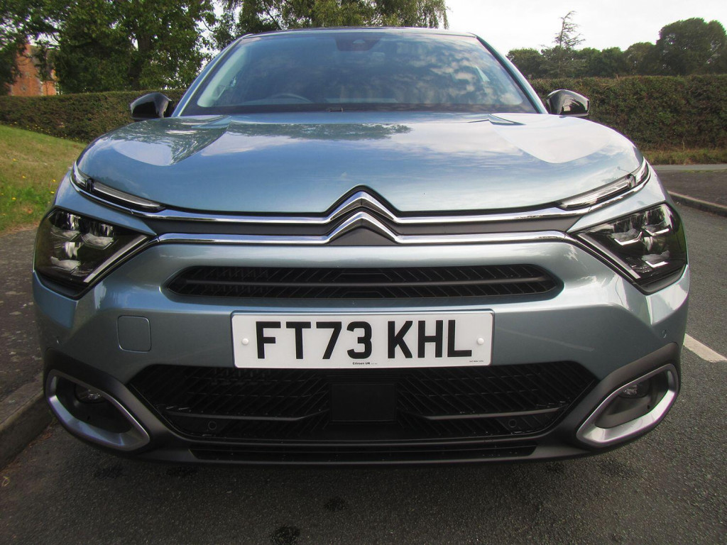 View CITROEN C4 1.2 PureTech MAX