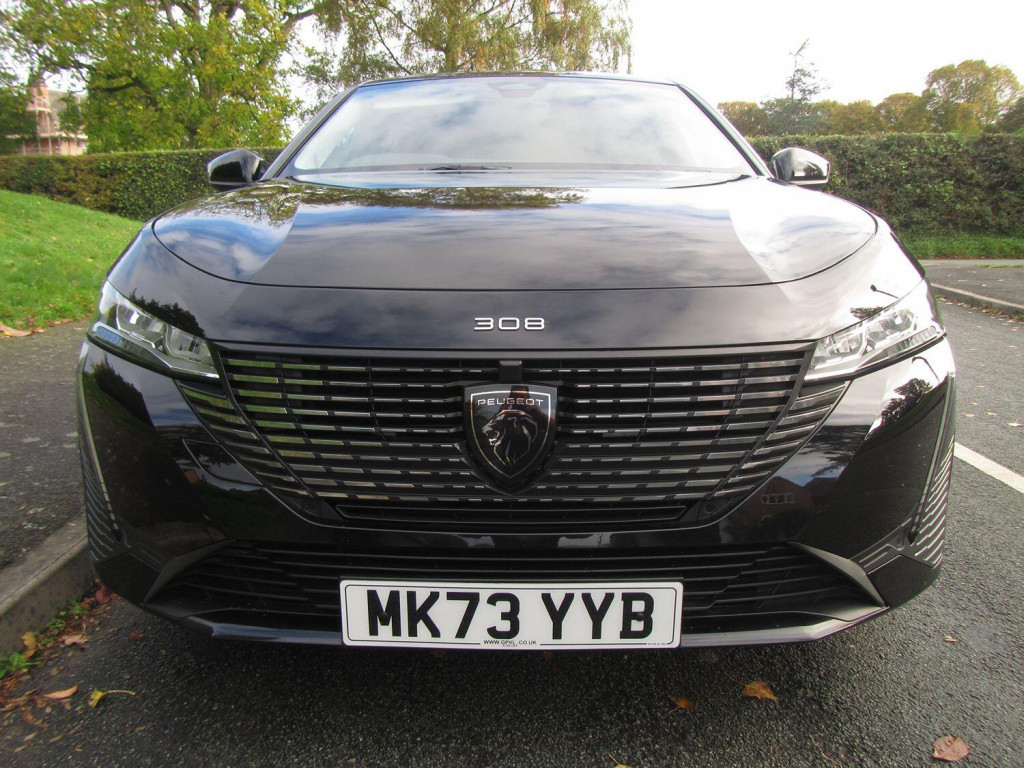 View PEUGEOT 308 1.2 PureTech Allure Premium - REPAIRED - CAT S