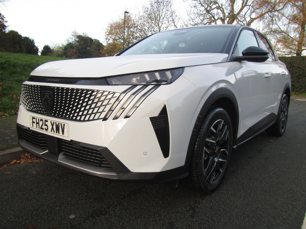 View PEUGEOT 3008 1.2 MHEV GT AUTOMATIC - CURRENTLY BEING REPAIRED - CAT N