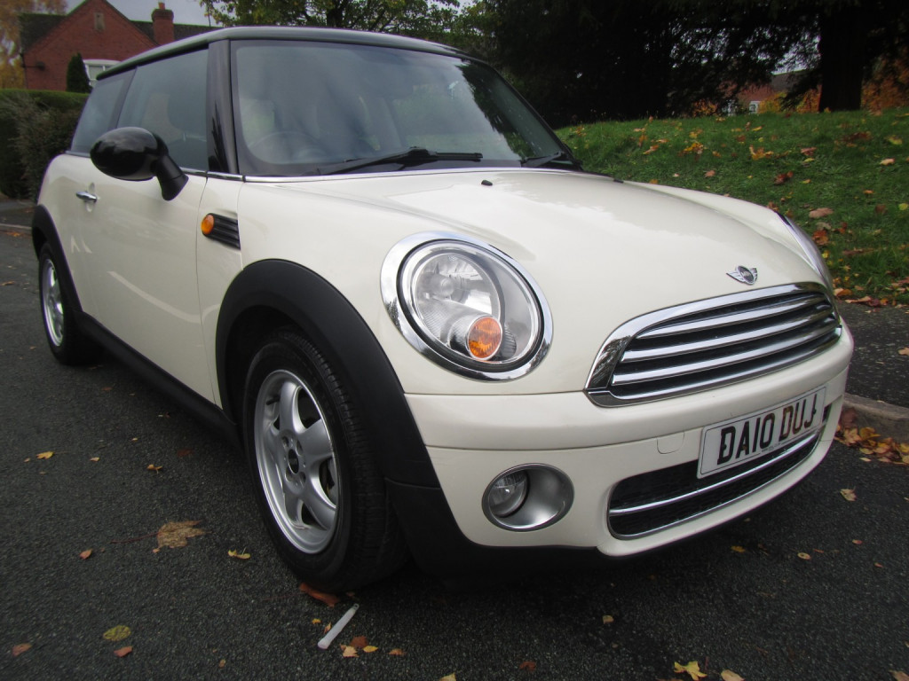 View MINI HATCH 1.6 Cooper D Hatch
