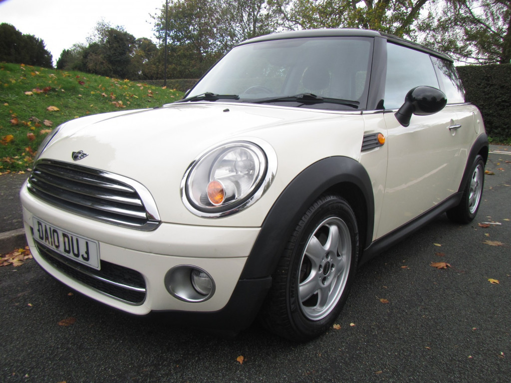 View MINI HATCH 1.6 Cooper D Hatch