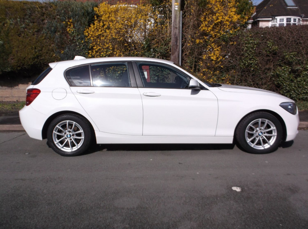 BMW 1 SERIES