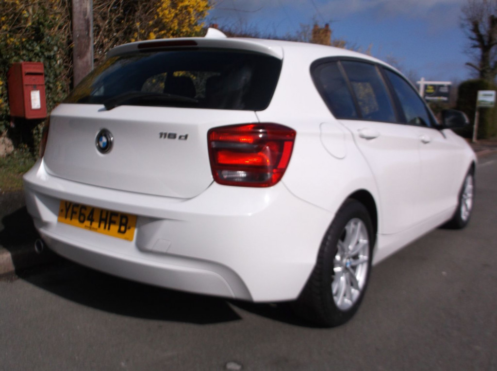 BMW 1 SERIES