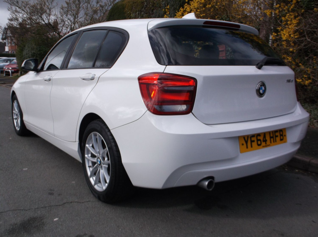 BMW 1 SERIES