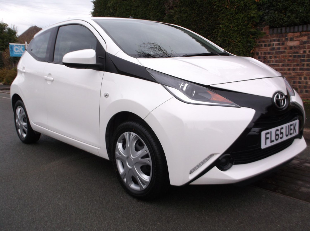 View TOYOTA AYGO VVT-I X-PLAY