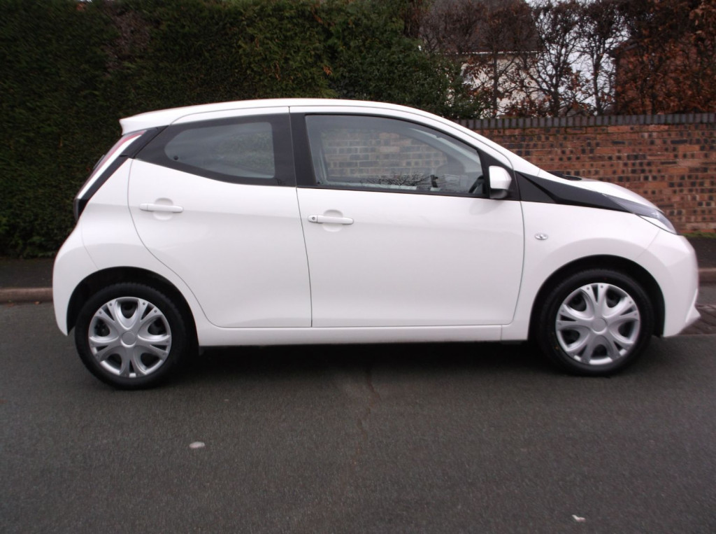 TOYOTA AYGO