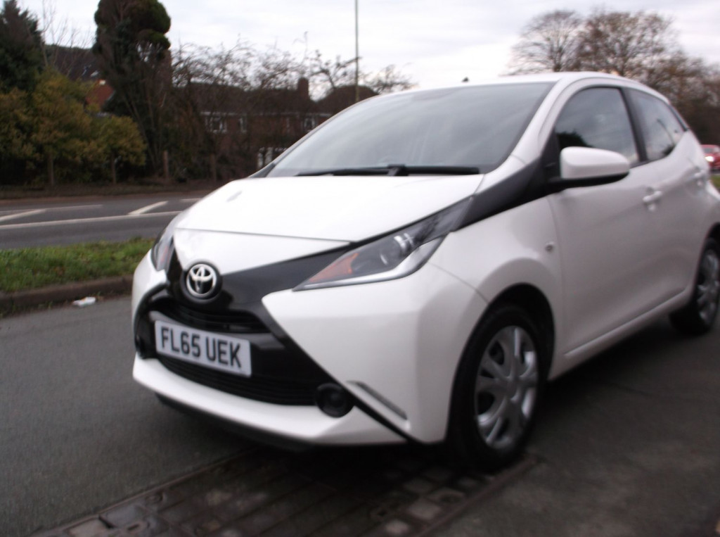 View TOYOTA AYGO VVT-I X-PLAY