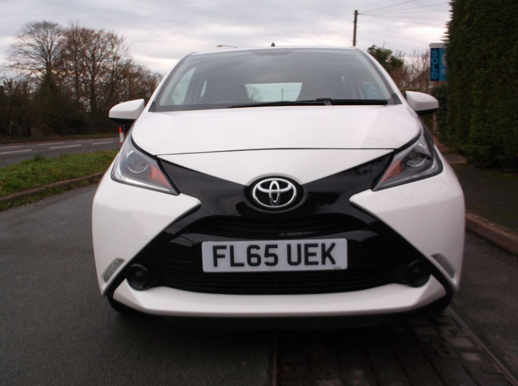 View TOYOTA AYGO VVT-I X-PLAY