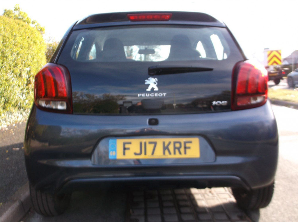 PEUGEOT 108
