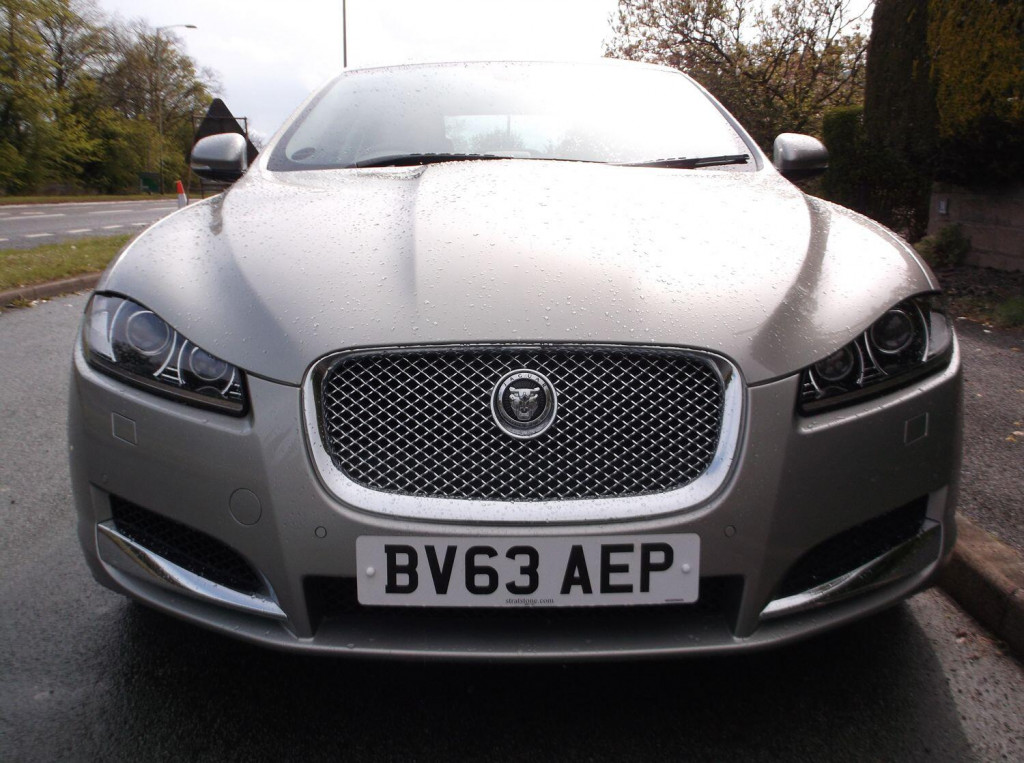 View JAGUAR XF D V6 PREMIUM LUXURY