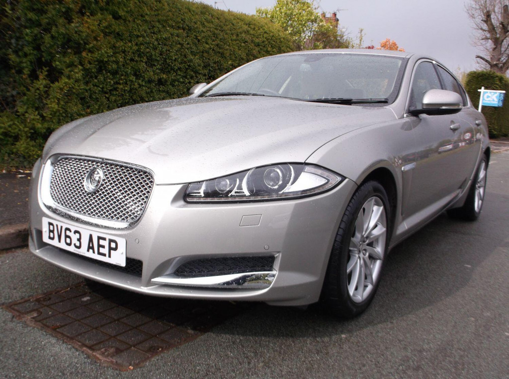View JAGUAR XF D V6 PREMIUM LUXURY