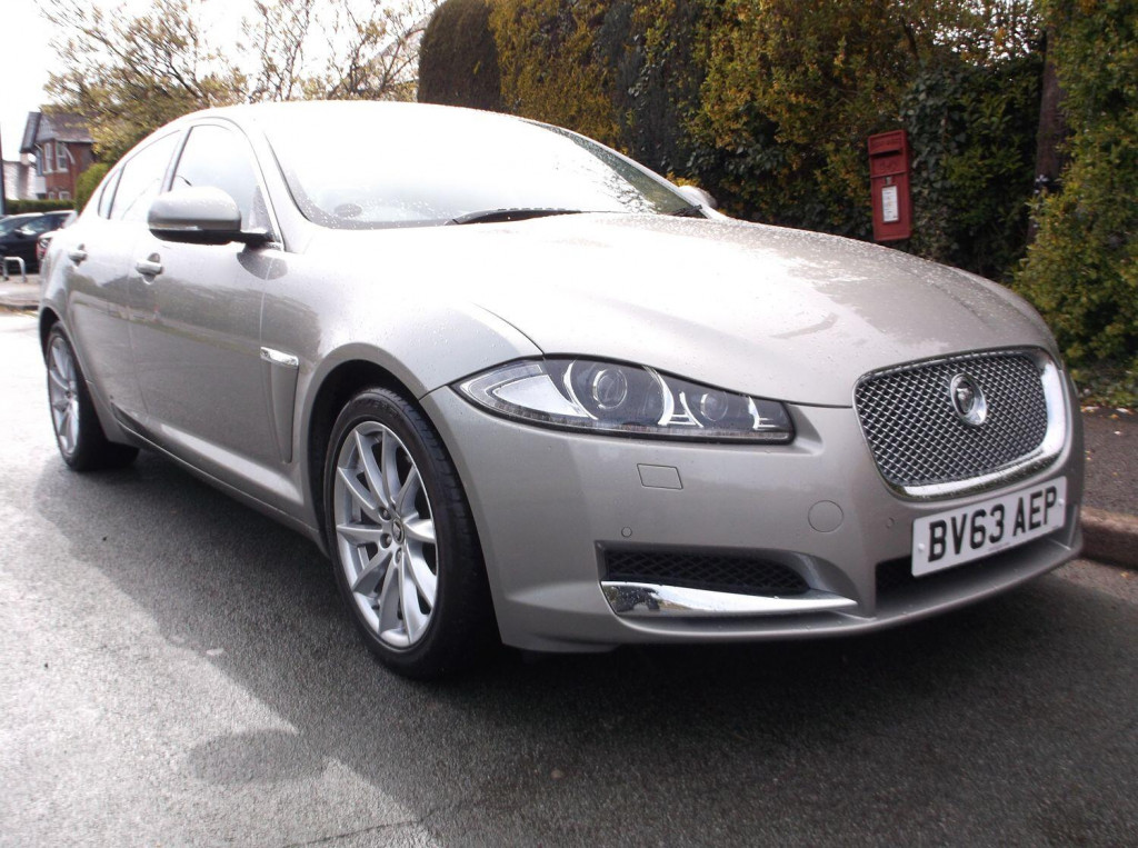 View JAGUAR XF D V6 PREMIUM LUXURY