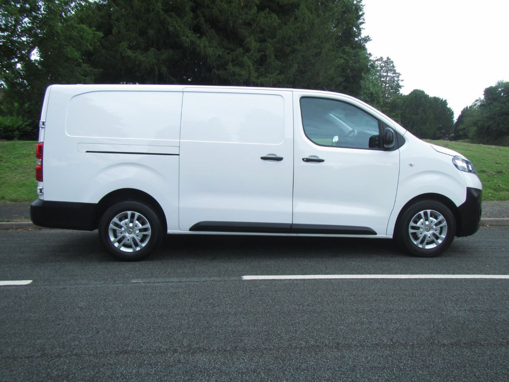 VAUXHALL VIVARO