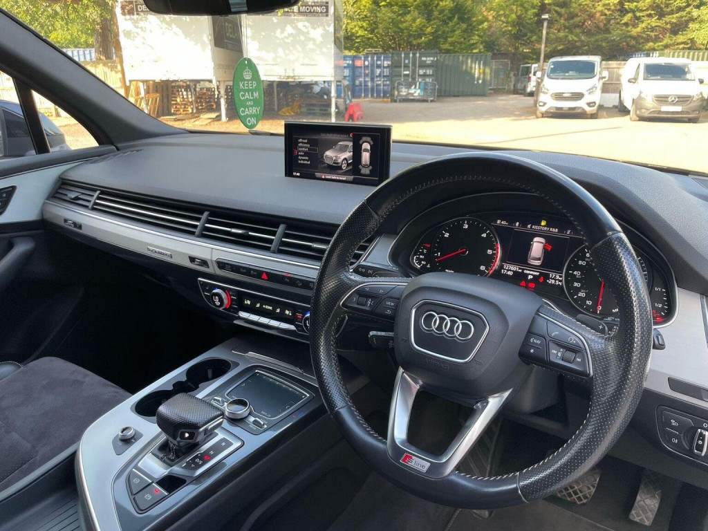 AUDI Q7