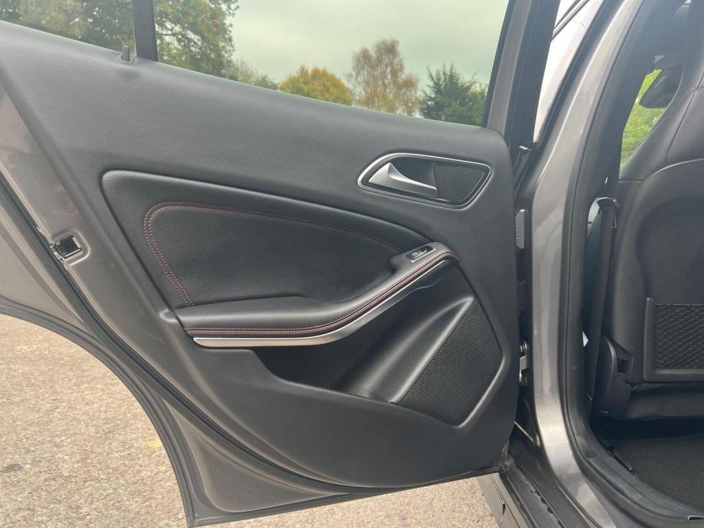 MERCEDES-BENZ GLA CLASS