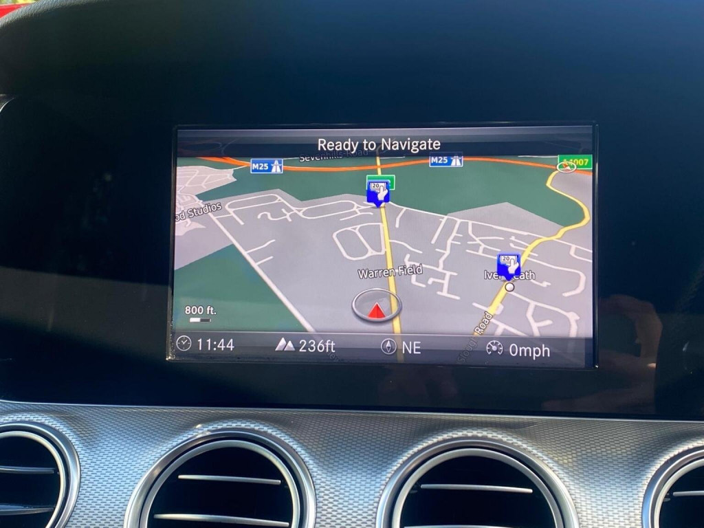 MERCEDES-BENZ E CLASS