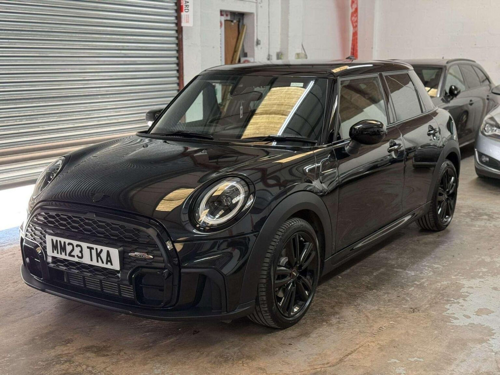 View MINI HATCH 1.5 Cooper Sport Steptronic Euro 6 (s/s) 5dr