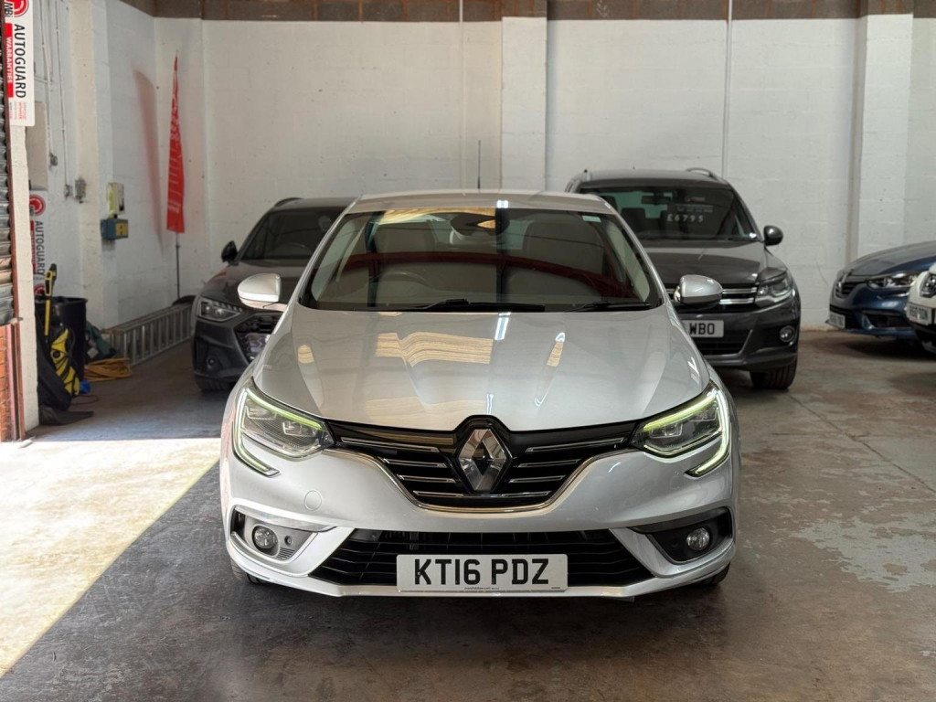 View RENAULT MEGANE 1.6 dCi Signature Nav Euro 6 (s/s) 5dr
