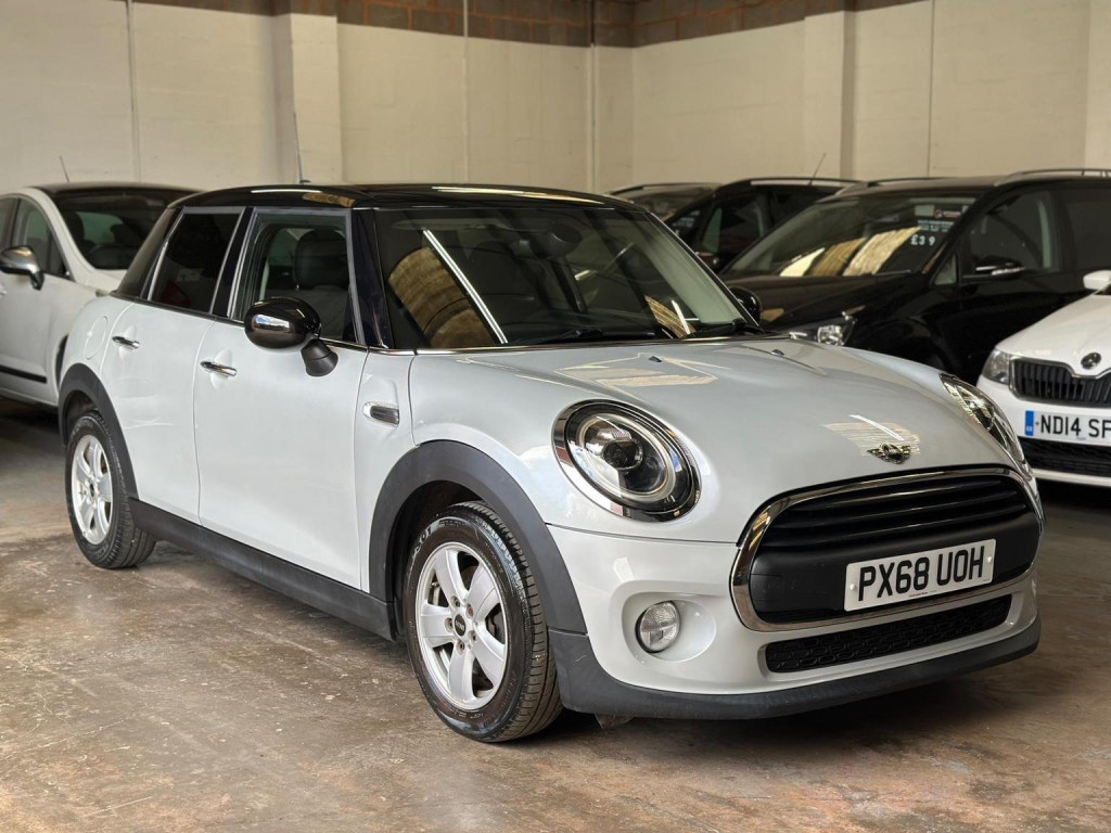 View MINI HATCH 1.5 Cooper Steptronic Euro 6 (s/s) 5dr