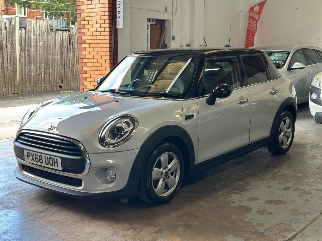 View MINI HATCH 1.5 Cooper Steptronic Euro 6 (s/s) 5dr