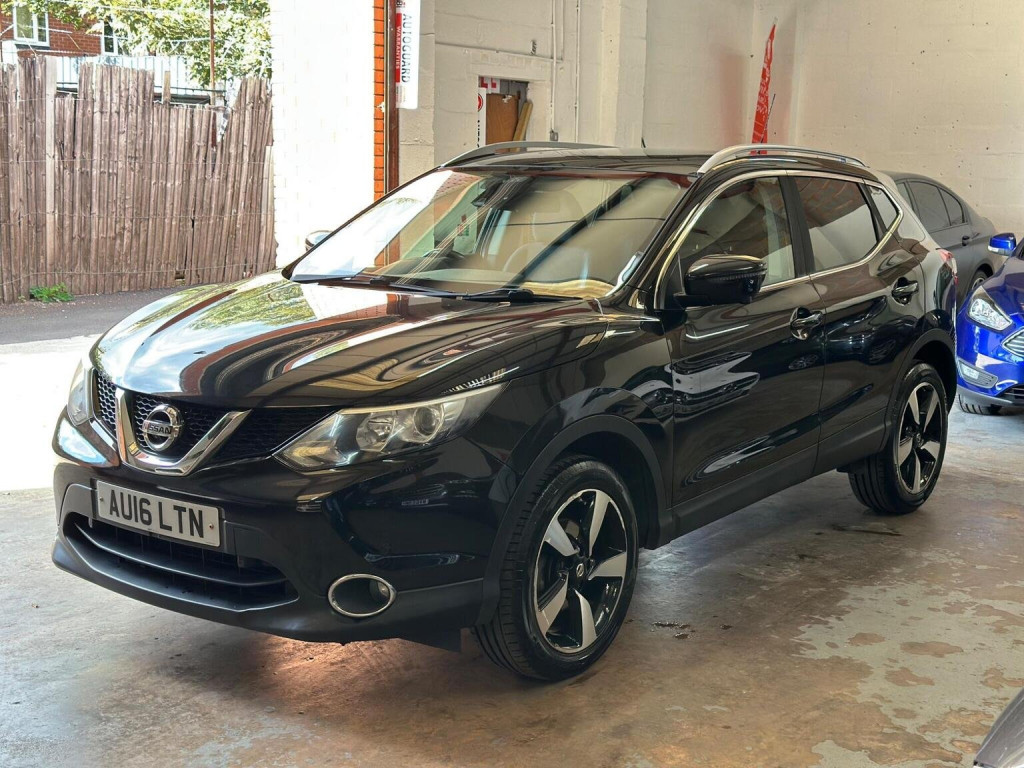 View NISSAN QASHQAI 1.5 dCi N-Connecta 2WD Euro 6 (s/s) 5dr