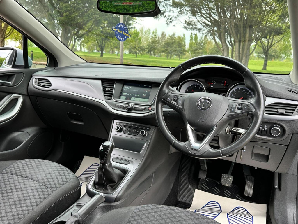 VAUXHALL ASTRA