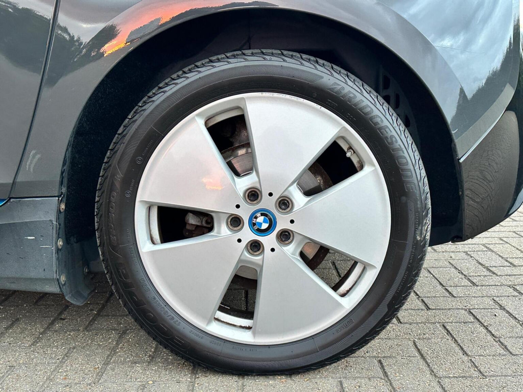 BMW I3