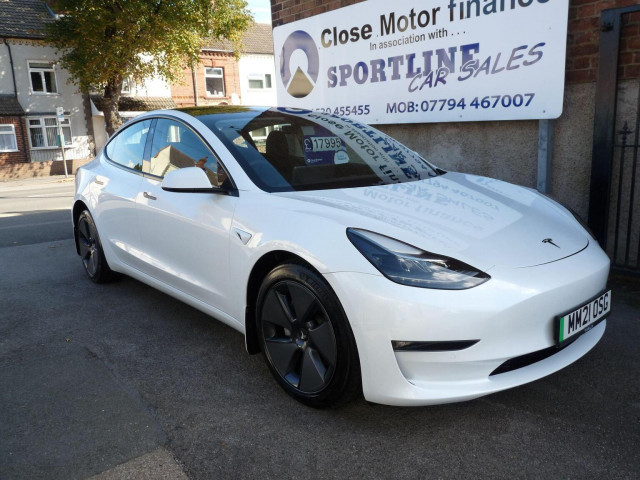 TESLA MODEL 3