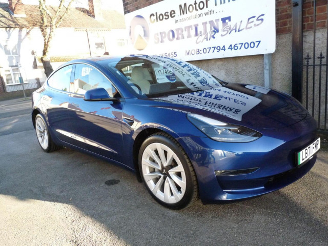 TESLA MODEL 3