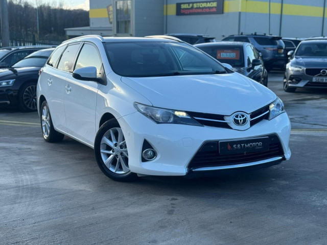 TOYOTA AURIS