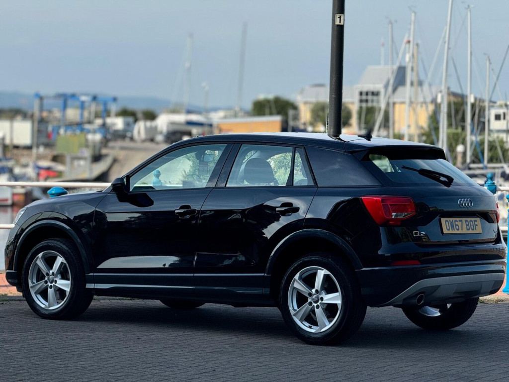 AUDI Q2