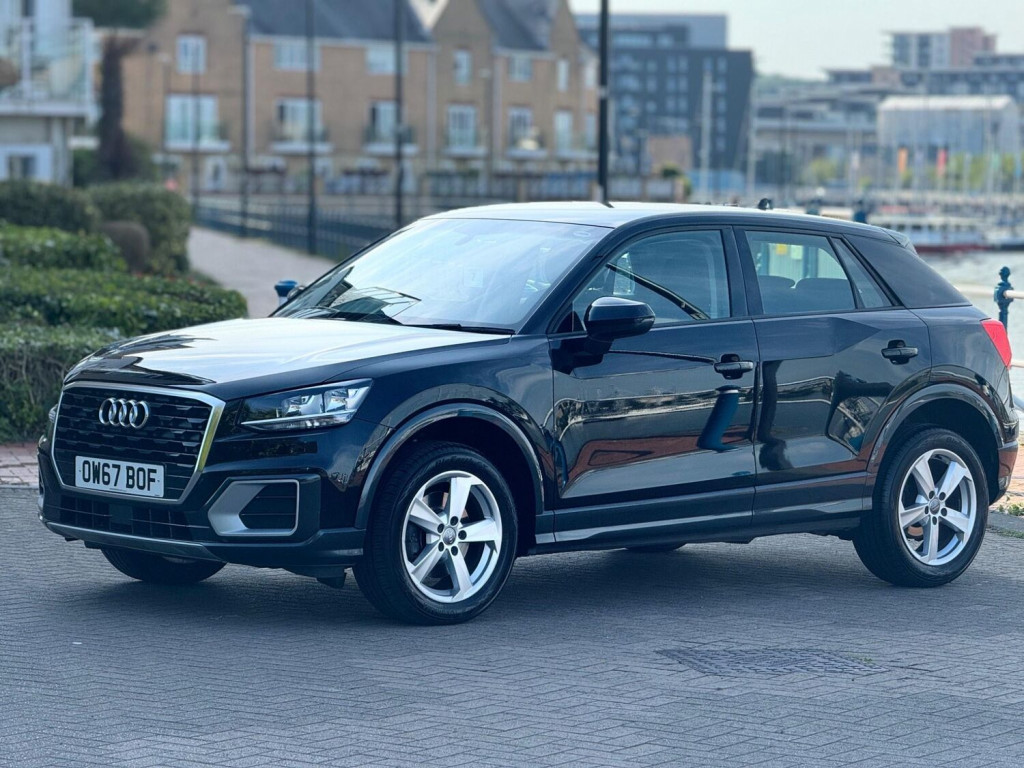 AUDI Q2