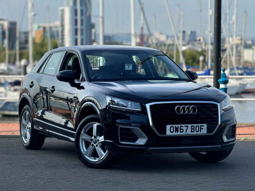AUDI Q2
