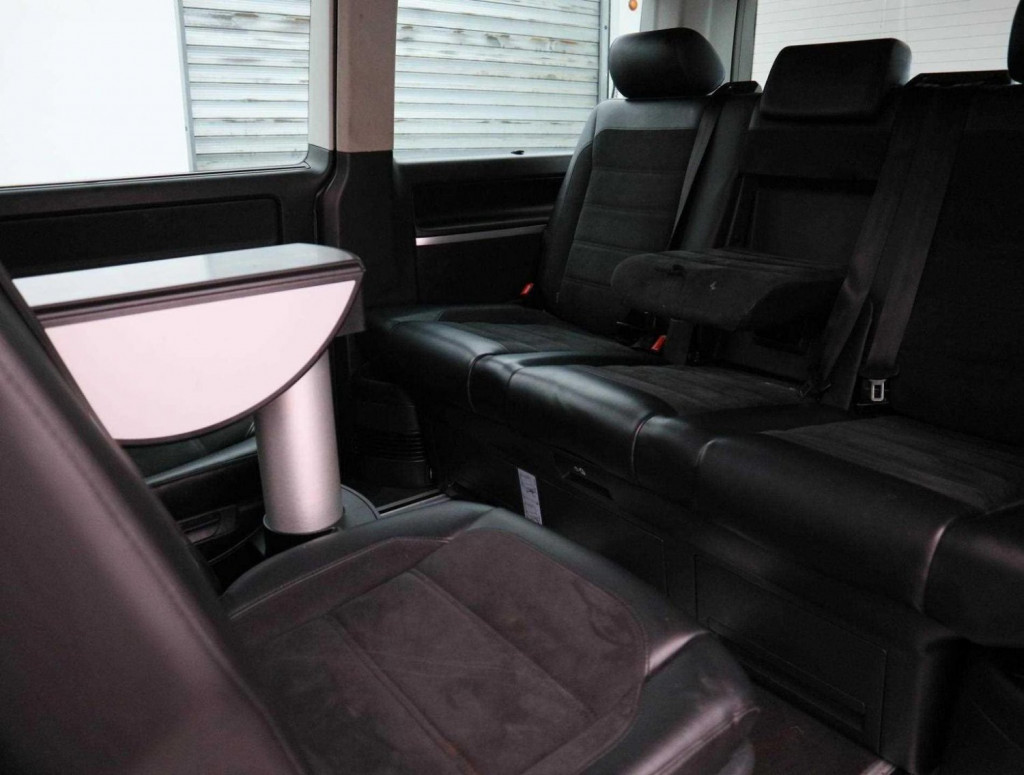 VOLKSWAGEN CARAVELLE