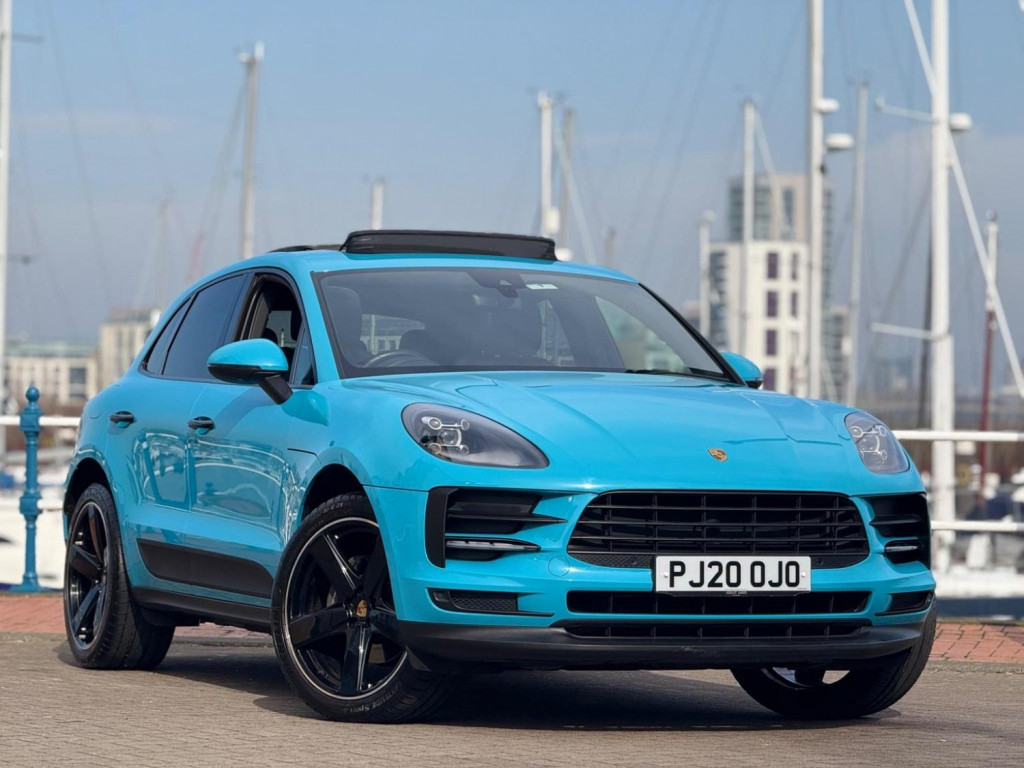 PORSCHE MACAN