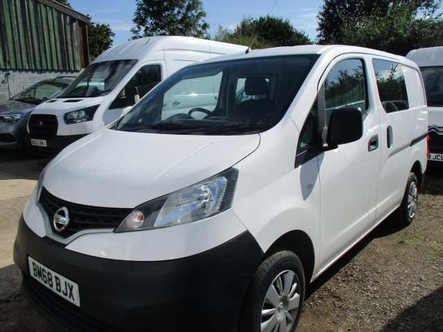 NISSAN NV200