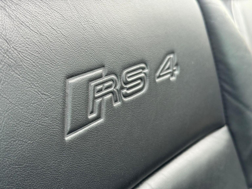 AUDI RS4