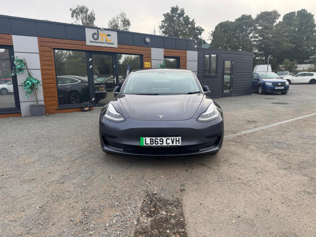 TESLA MODEL 3
